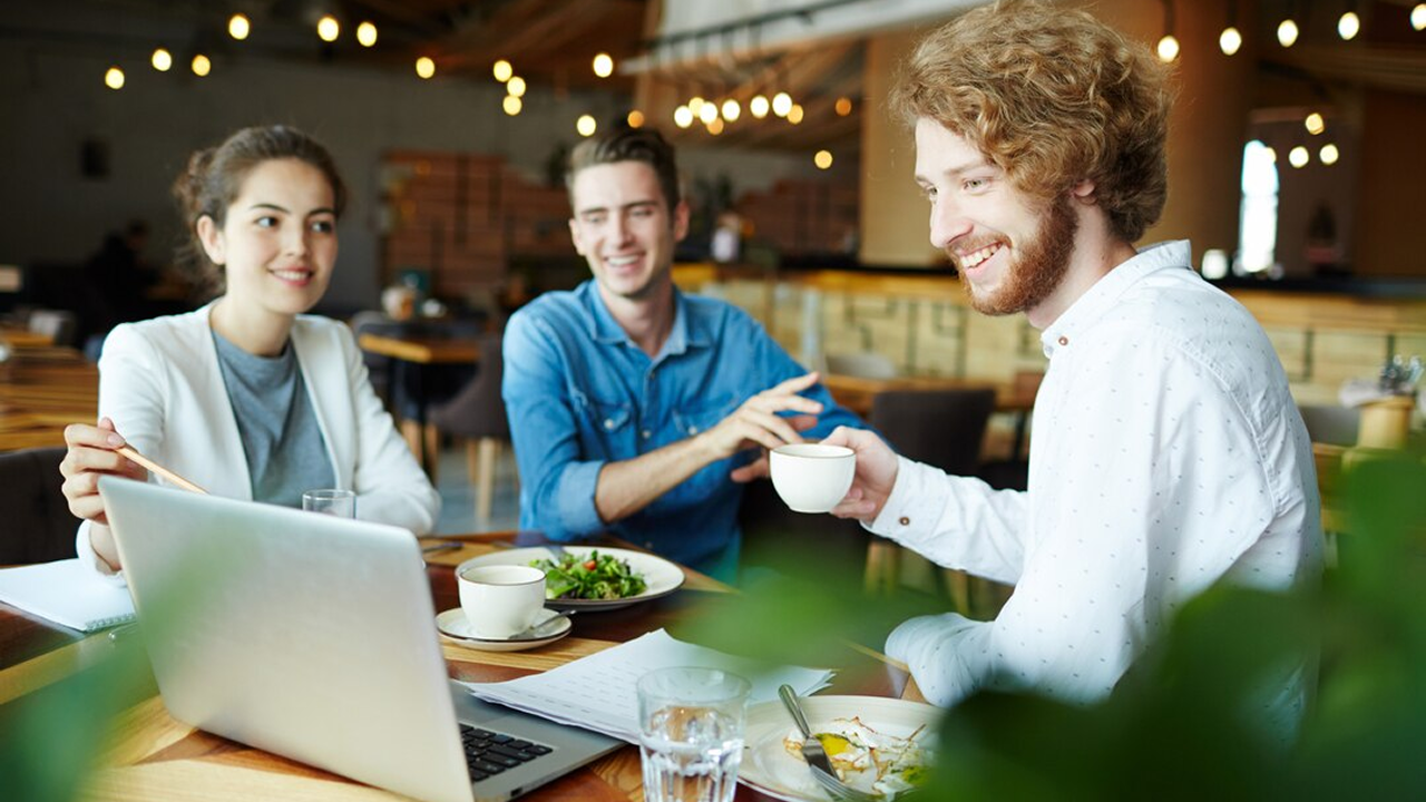 B2B Strategies That Help Restaurants Thrive Long-Term