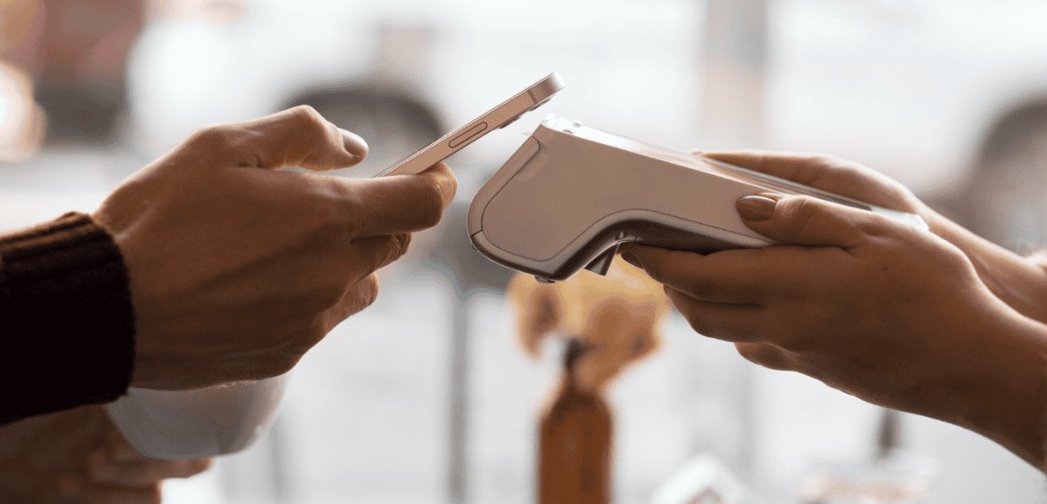 Contactless Payments and Digital Wallets: The New Standard in Dining
